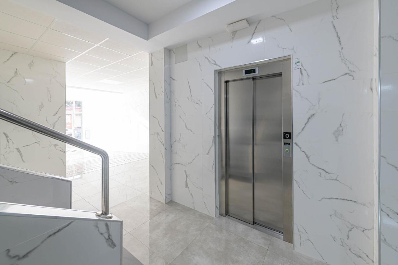 Wintowinrentals Exclusivo Atico Cerca De La Playa. Malaga Luaran gambar